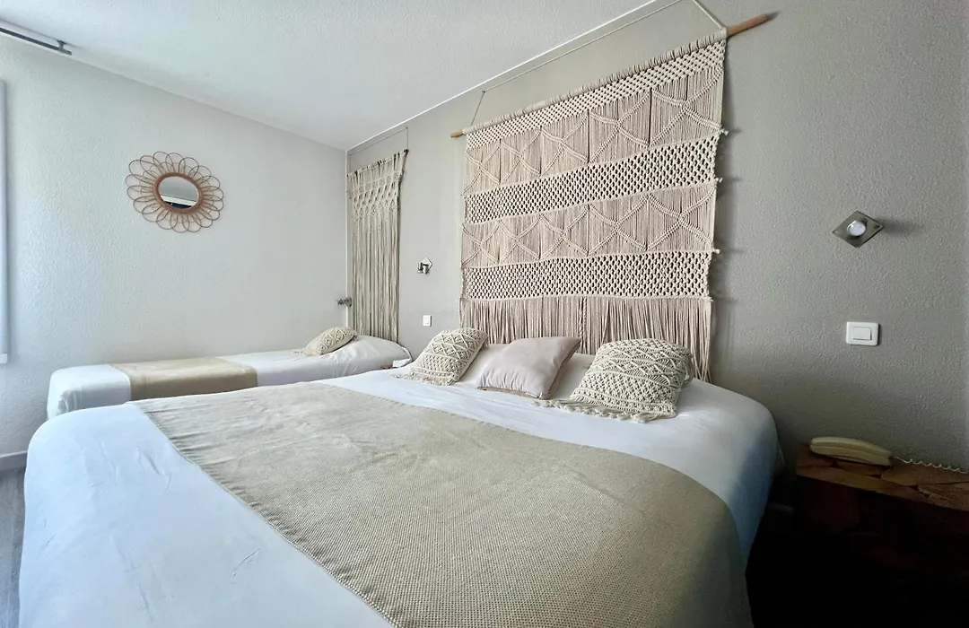 Logis Hotel Les Grenadines-1