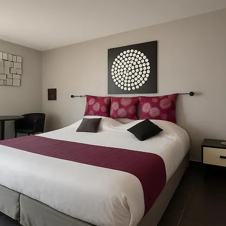 Logis Hotel Les Grenadines-3